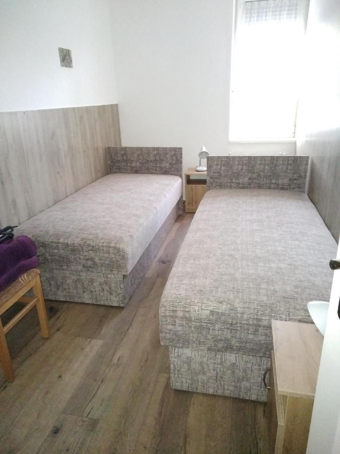 Budai Vám Apartmanház Pécs Exterior foto