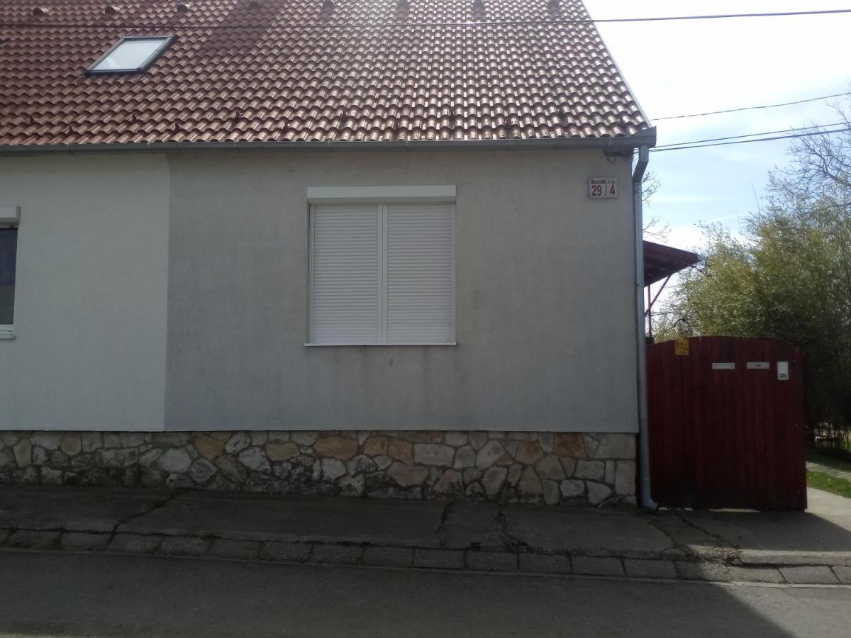 Budai Vám Apartmanház Pécs Exterior foto