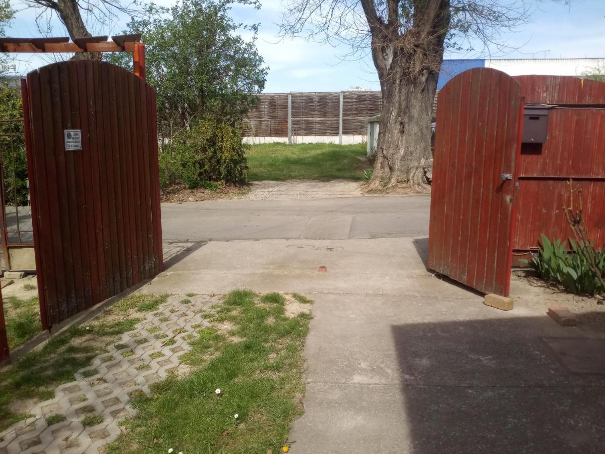Budai Vám Apartmanház Pécs Exterior foto
