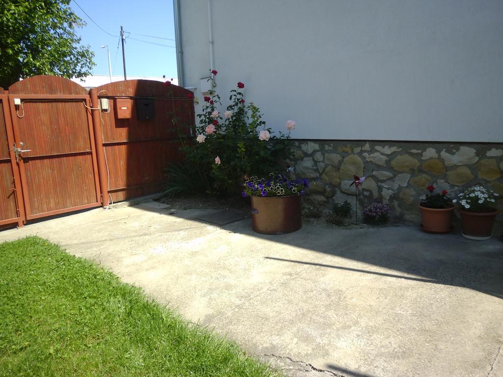 Budai Vám Apartmanház Pécs Exterior foto